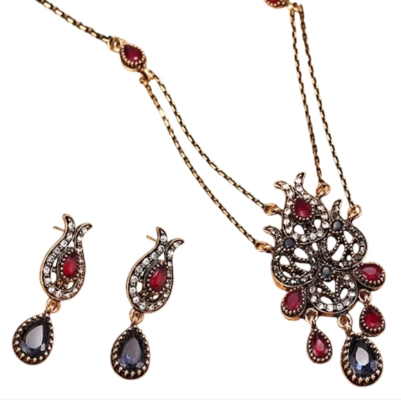 Necklace and Earrings Set - Picture 3 of 8